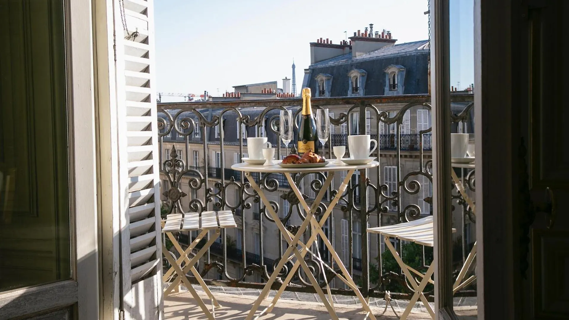 Apartment Typical Haussmannien Appartment With Eiffel Tower View - Bm68 Paris