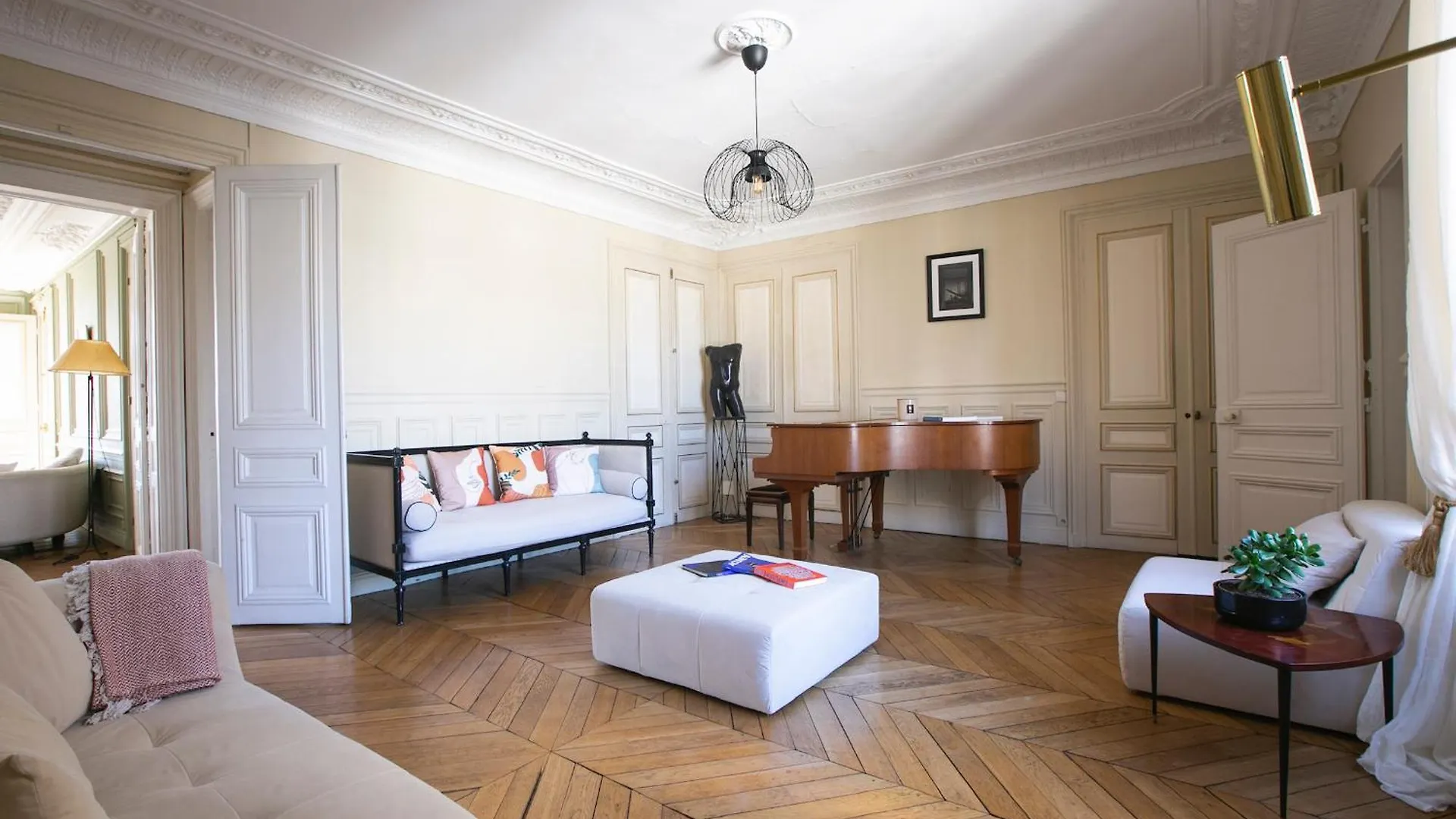 Typical Haussmannien Appartment With Eiffel Tower View - Bm68 Paris 0*,  France