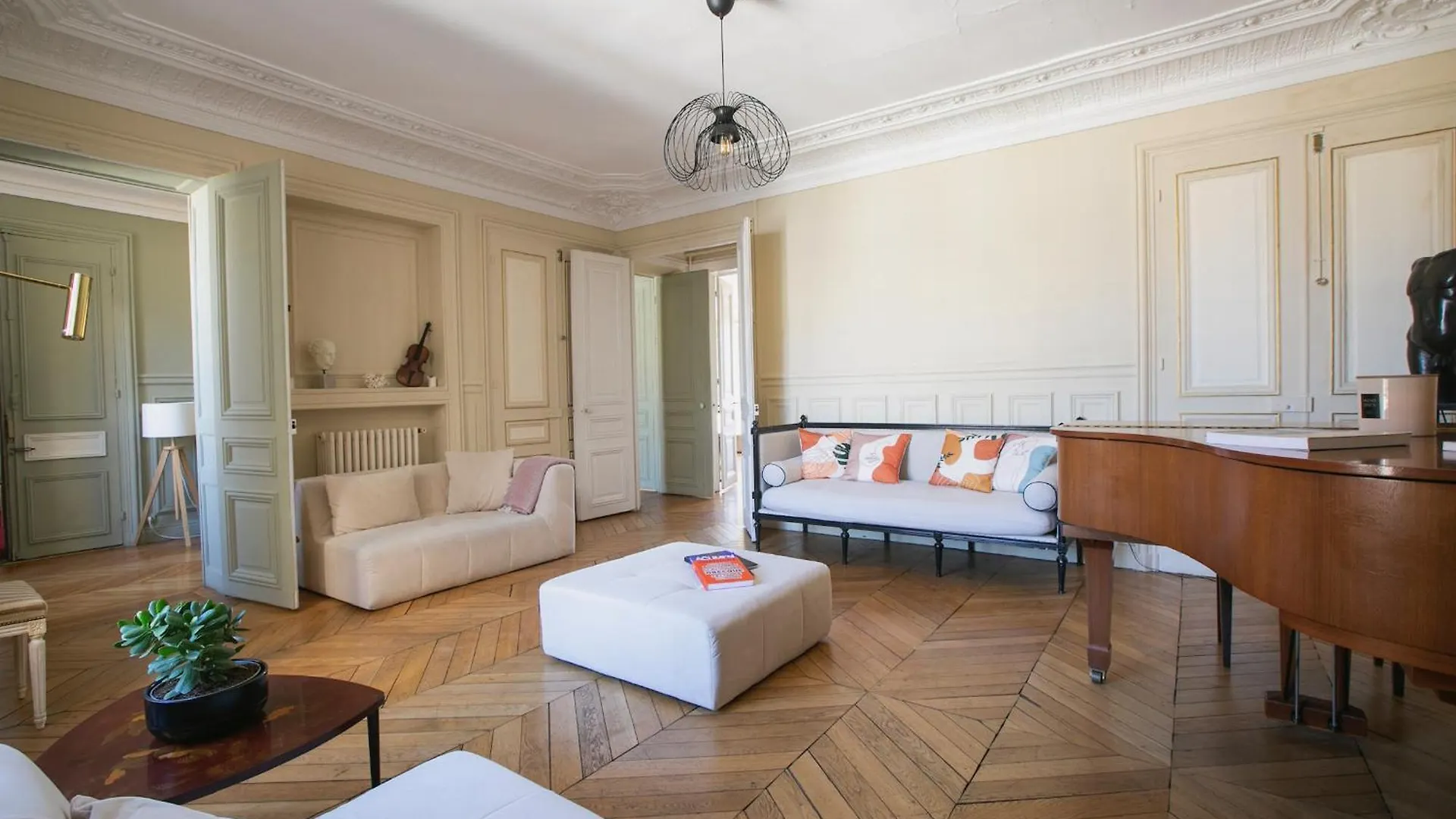 Apartment Typical Haussmannien Appartment With Eiffel Tower View - Bm68 Paris
