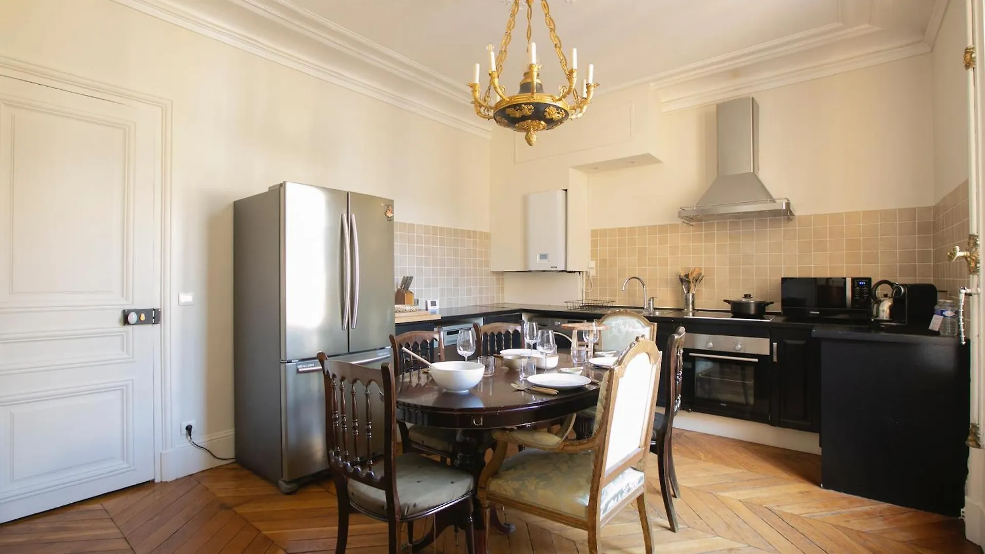 Typical Haussmannien Appartment With Eiffel Tower View - Bm68 Paris Apartment