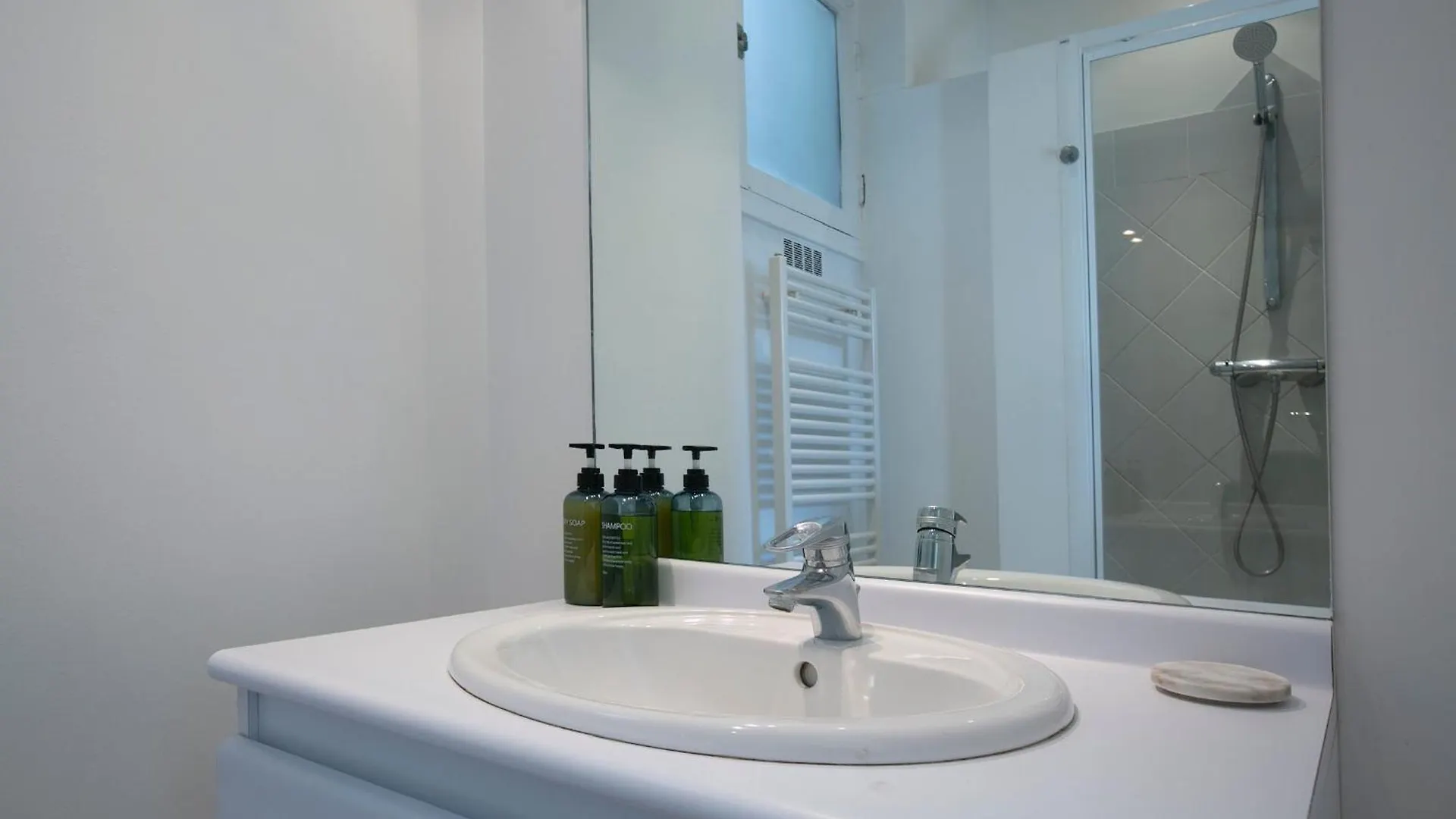 Typical Haussmannien Appartment With Eiffel Tower View - Bm68 Paris Apartment